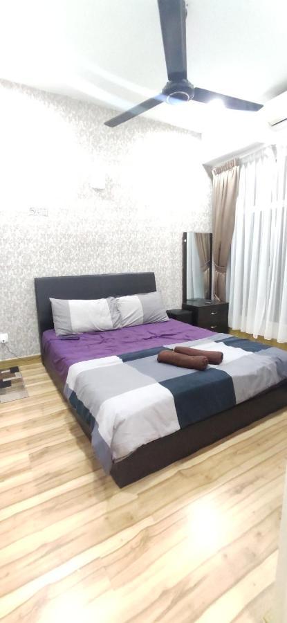 Dperdana -Dinies Pool,Wifi, Centre Of Kota Bharu, 4-5 Pax Apartman Kültér fotó