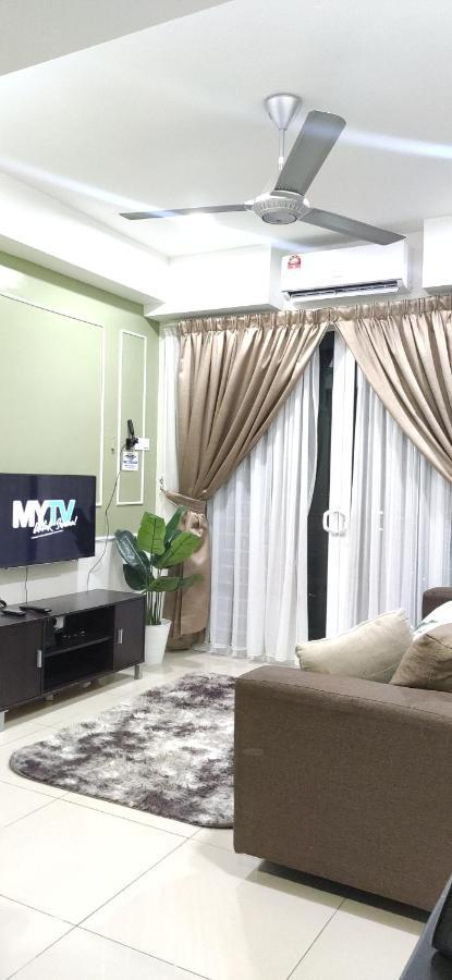 Dperdana -Dinies Pool,Wifi, Centre Of Kota Bharu, 4-5 Pax Apartman Kültér fotó