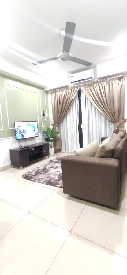 Dperdana -Dinies Pool,Wifi, Centre Of Kota Bharu, 4-5 Pax Apartman Kültér fotó