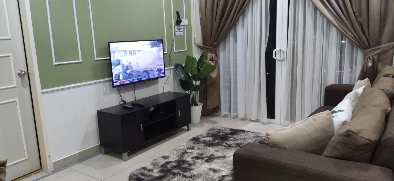 Dperdana -Dinies Pool,Wifi, Centre Of Kota Bharu, 4-5 Pax Apartman Kültér fotó