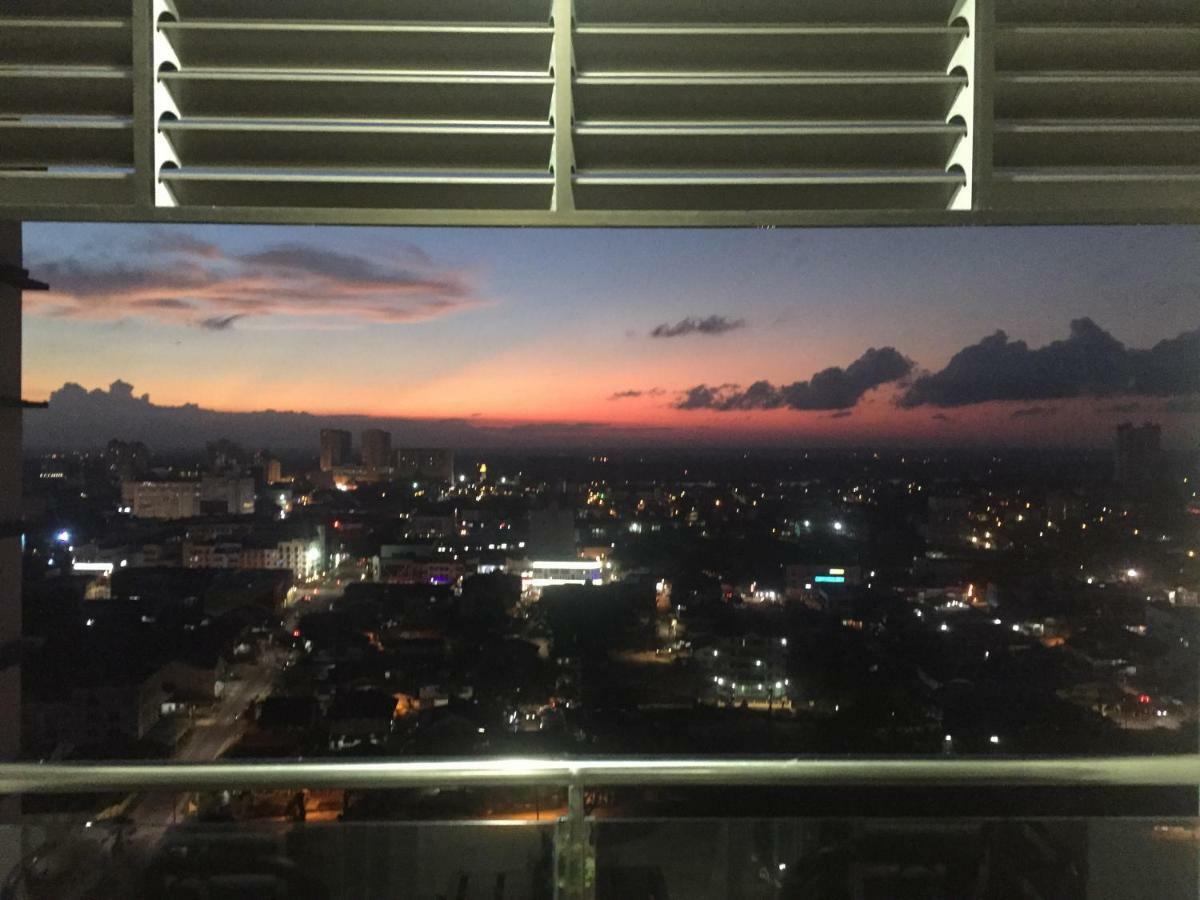 Dperdana -Dinies Pool,Wifi, Centre Of Kota Bharu, 4-5 Pax Apartman Kültér fotó