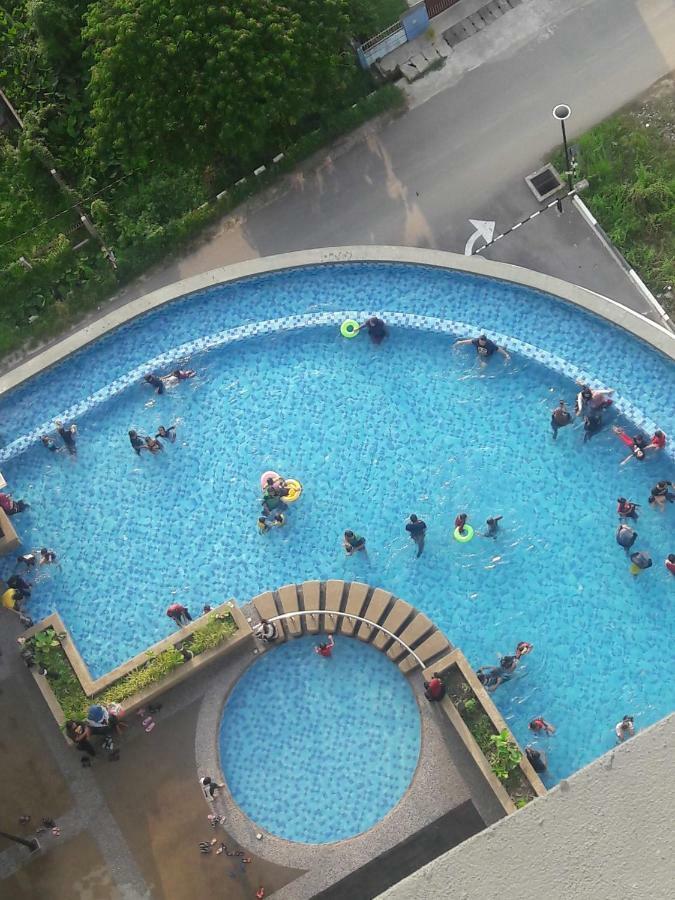 Dperdana -Dinies Pool,Wifi, Centre Of Kota Bharu, 4-5 Pax Apartman Kültér fotó